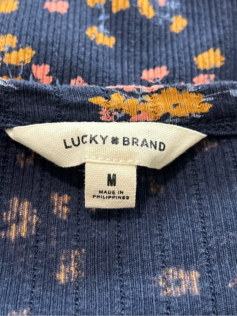Lucky Brand Womens Top M Blue Floral Ribbed Stretch Short Sleeve Snap Neck AM19 - Picture 6 of 6
